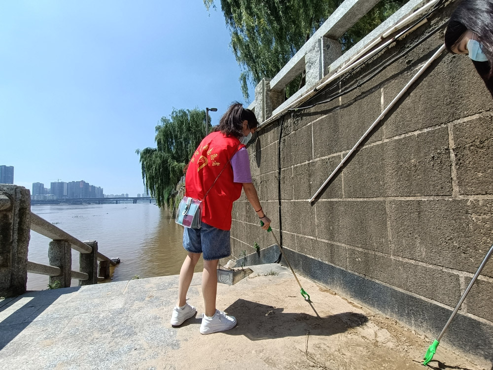 衡陽(yáng)幼高專開(kāi)展保護(hù)湘江母親河志愿服務(wù)活動(dòng)