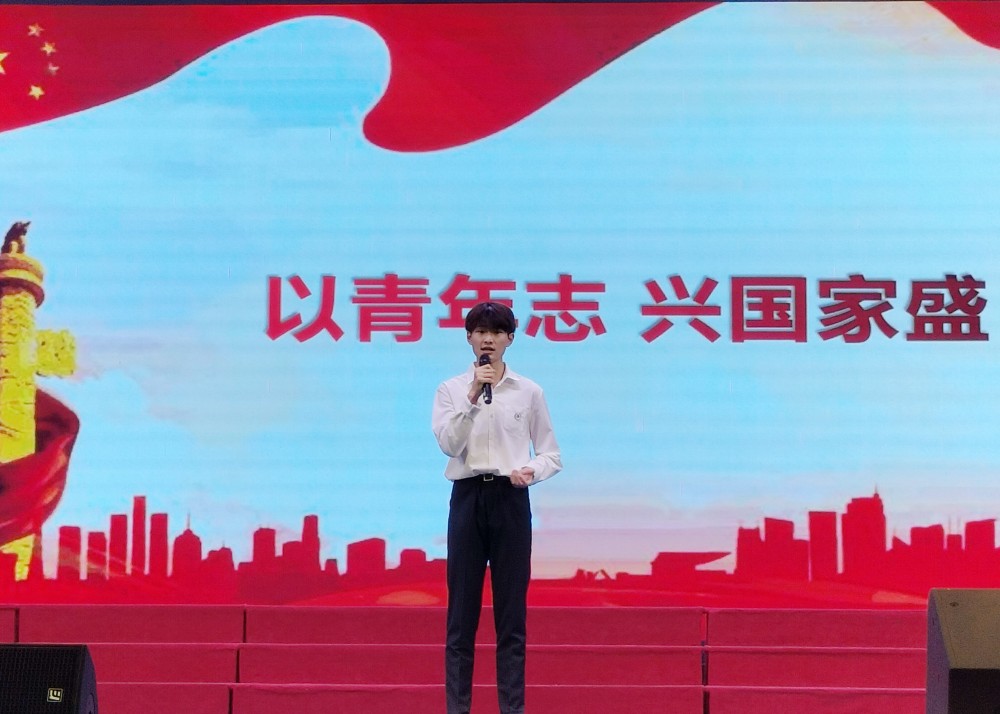 我校舉辦“黨的二十大和我的人生路”青春使命教育演講比賽