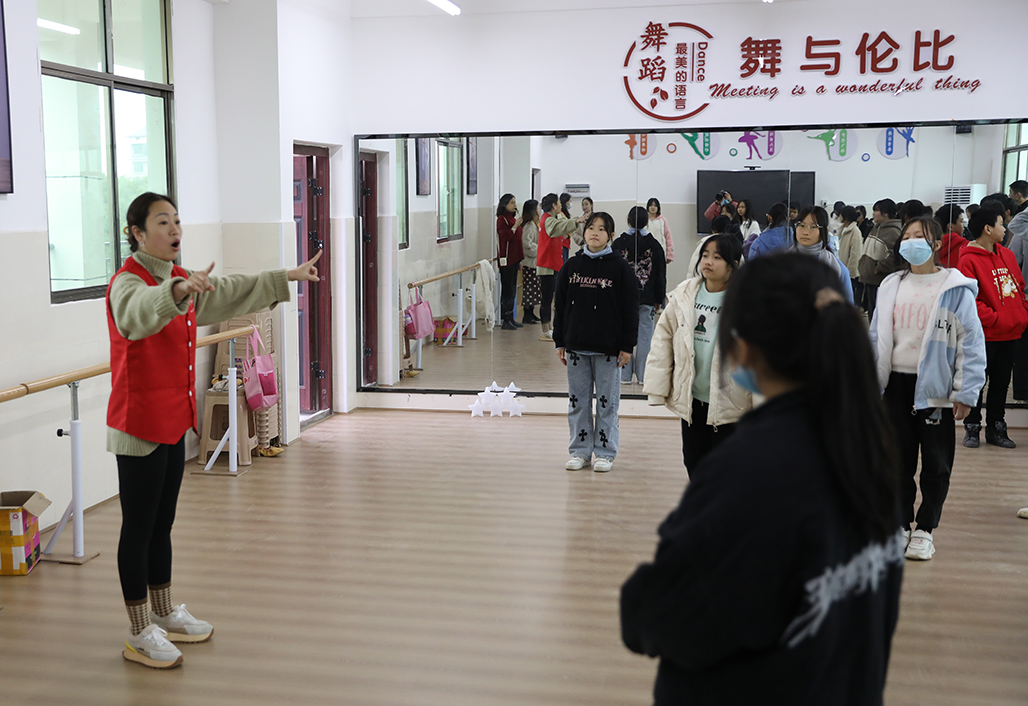 衡陽幼兒師范高等?？茖W校積極開展“百千萬‘藝術童伴’——留守兒童關愛工程”支教幫扶活動
