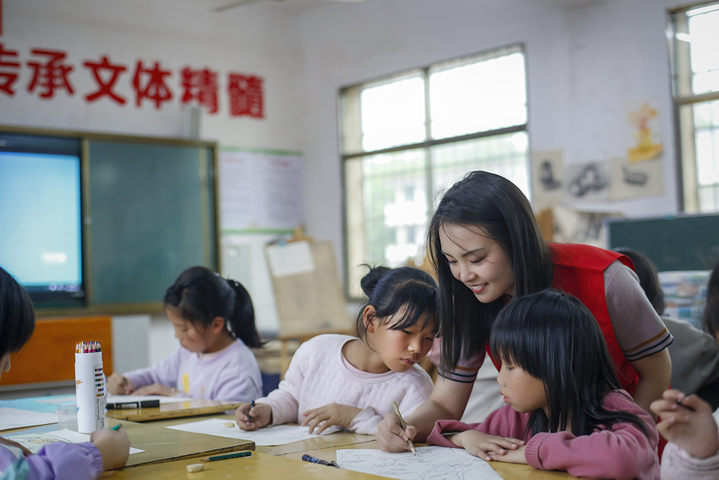 “藝”起成長，伴你同行 ——衡陽幼兒師專志愿者赴衡南縣松江聯(lián)合學(xué)校長嶺校區(qū)開展支教幫扶活動(dòng)