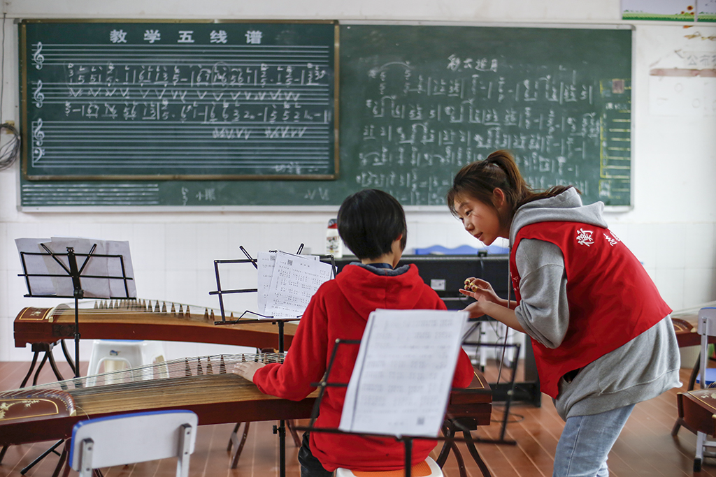 “藝”起成長，伴你同行 ——衡陽幼兒師專志愿者赴衡南縣松江聯(lián)合學(xué)校長嶺校區(qū)開展支教幫扶活動(dòng)