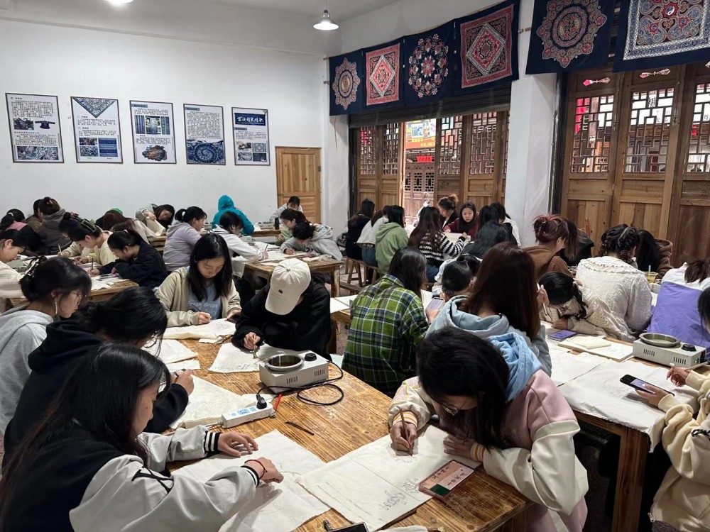 寫意湘西，紅色記憶丨2023年藝術(shù)系湘西寫生采風(fēng)側(cè)記